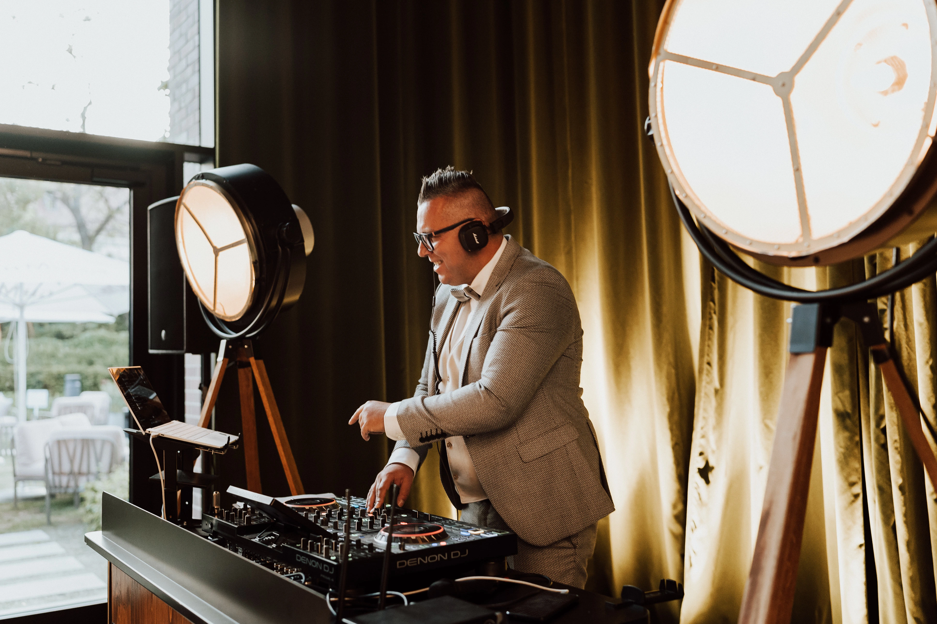 DJ Głośny podczas wesela i eventu